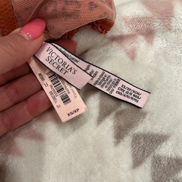 NWTs matching VS lingerie set bra panty size XS - Picture 6 of 6